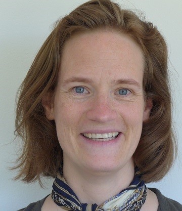 Porträt von Dr. med. Naomi Schell, Fachärztin für Allgemeinmedizin und Innere Medizin